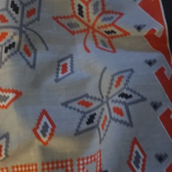 Geometric Patterned Scarf - Picture 5 of 6